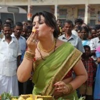 Tamil Aunty Sona Hot pictures